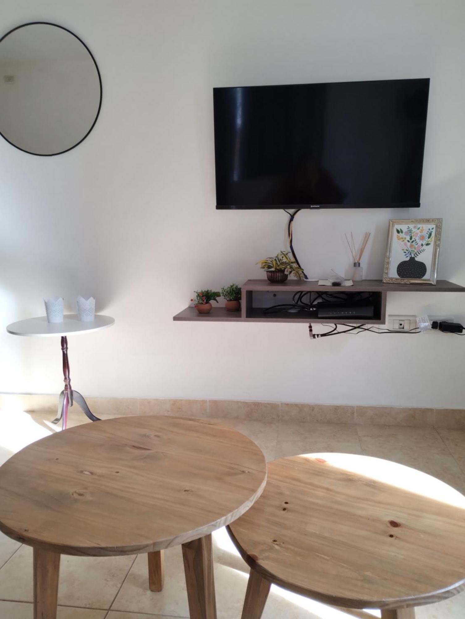 Golondrinas Suites, Depto Centrico Con Ascensor, Balcon Y Cochera *